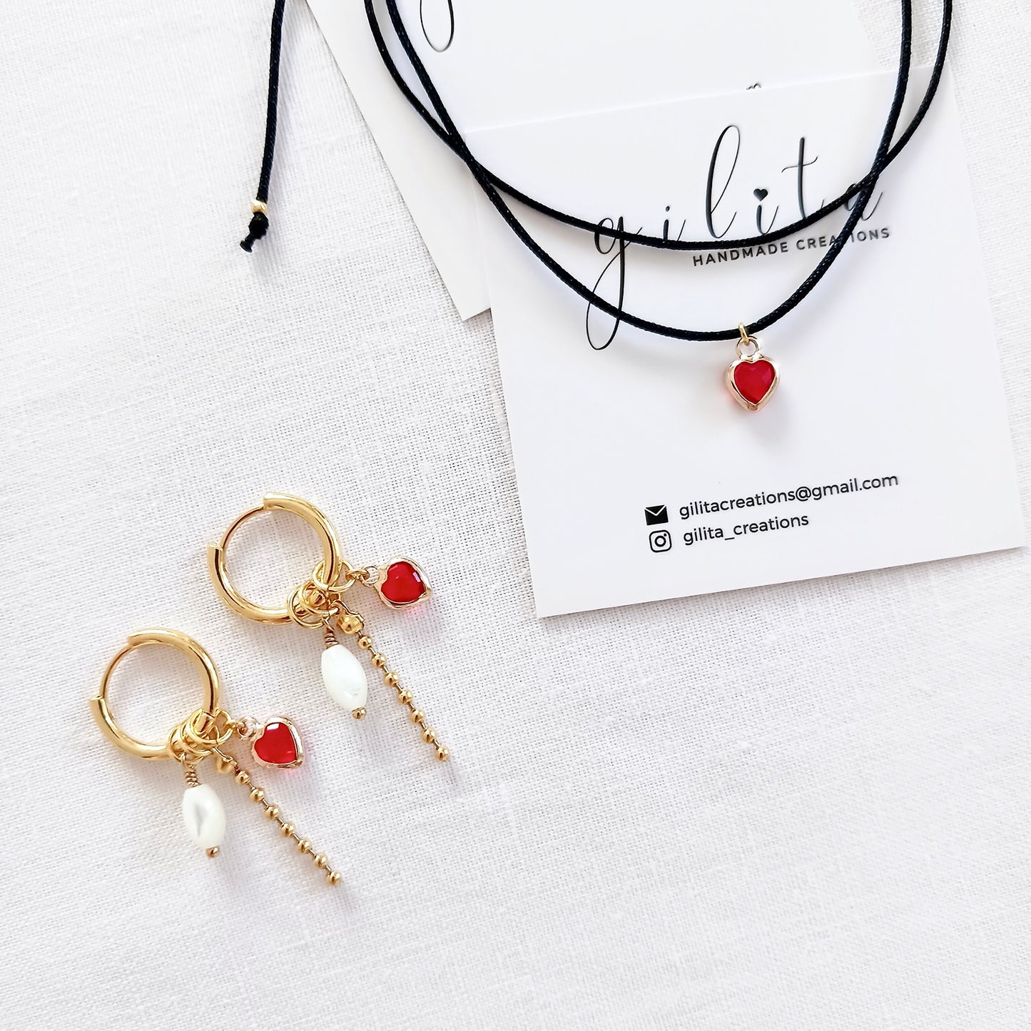 Choker και κόκκινη καρδιά