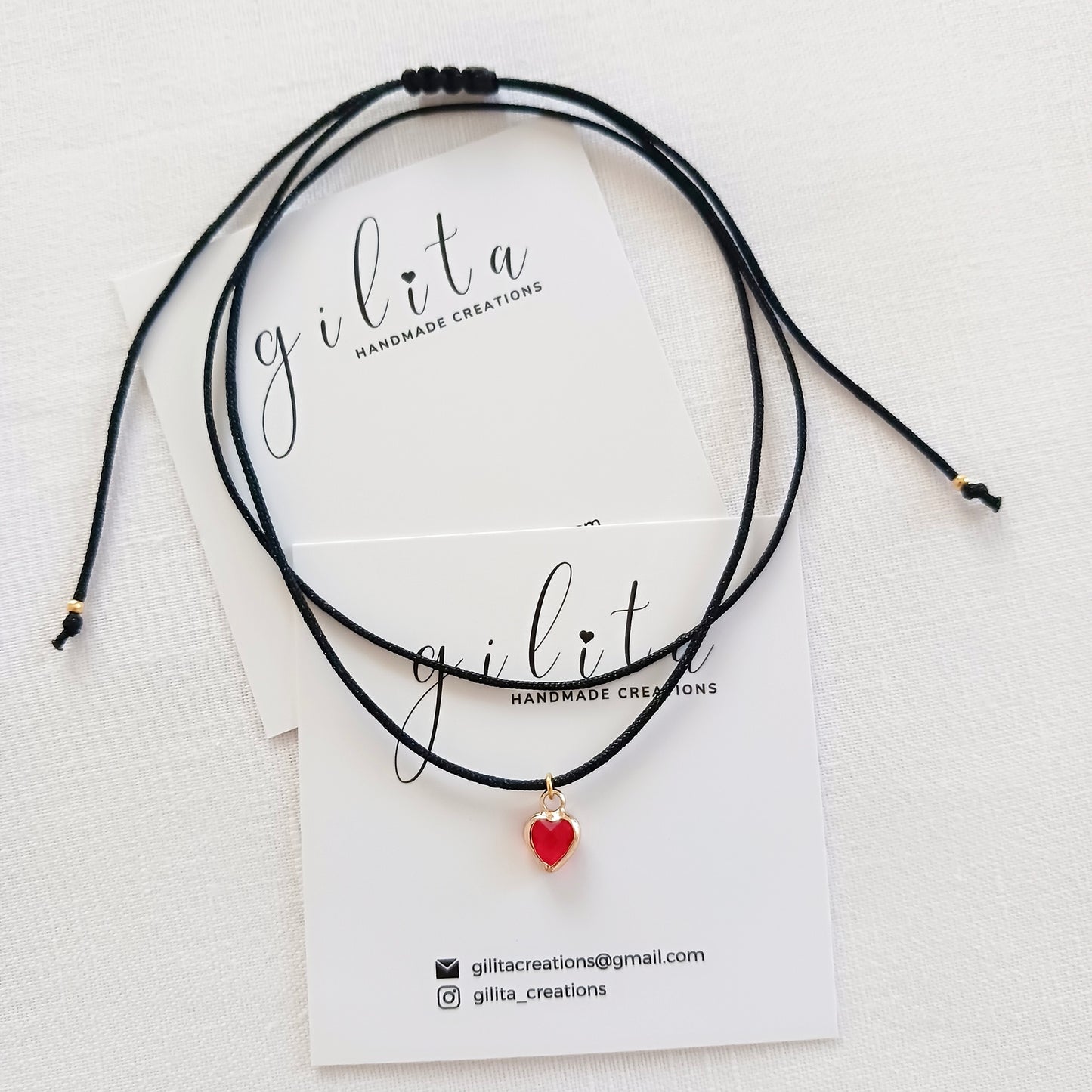 Choker και κόκκινη καρδιά