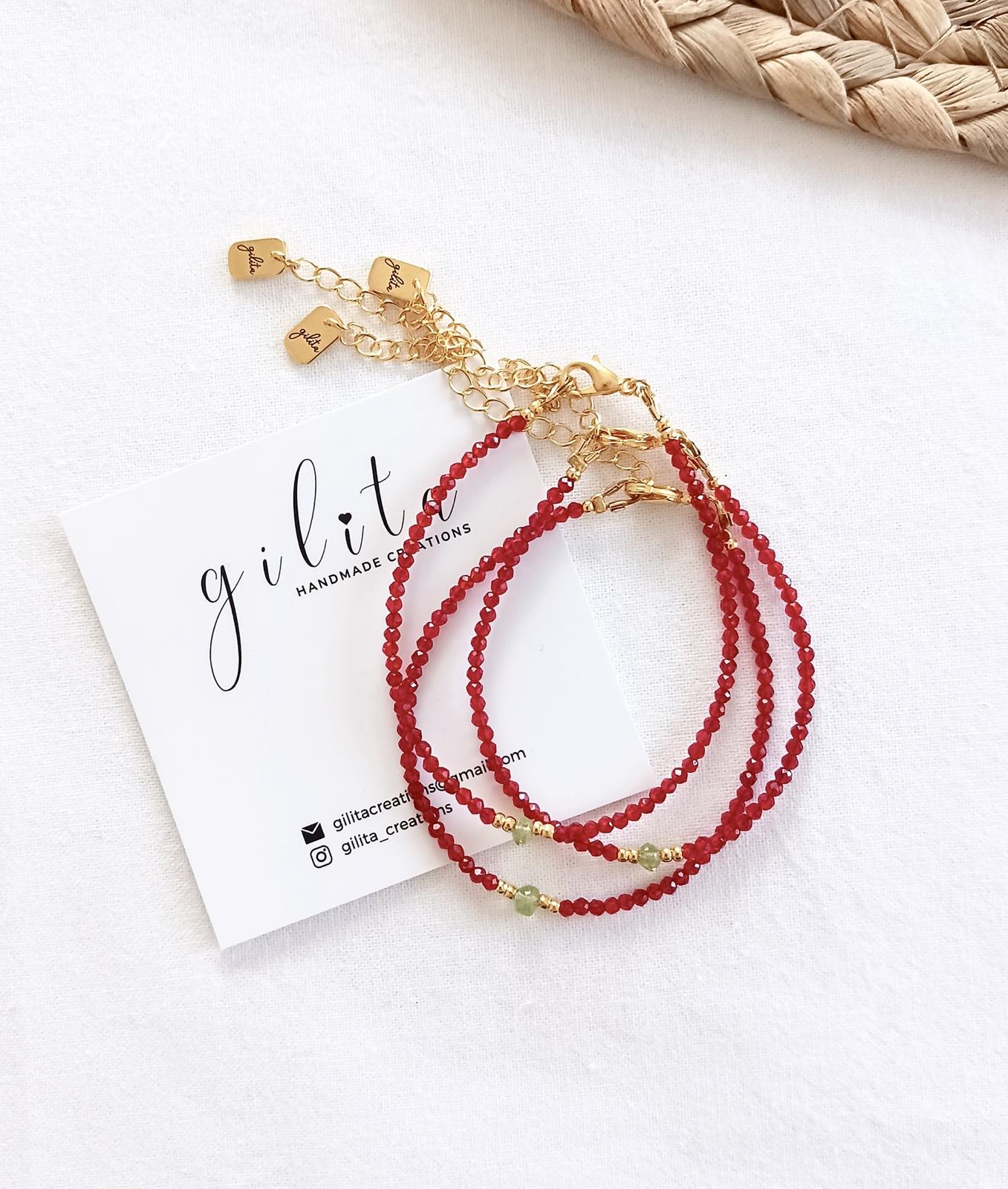 Βραχιόλι με κρυσταλλάκια και χάντρα από περίδοτο